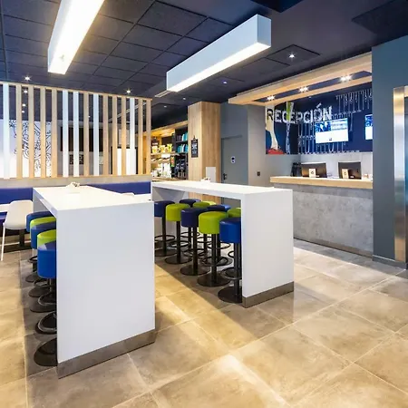 בית הארחה Ibis Budget 4*